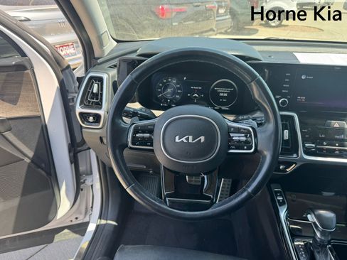 Used 2022 Kia Sorento SX Prestige AWD/4WD image 16
