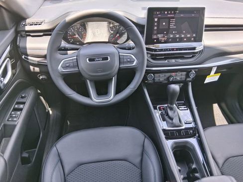 New 2026 Jeep Compass Latitude image 13