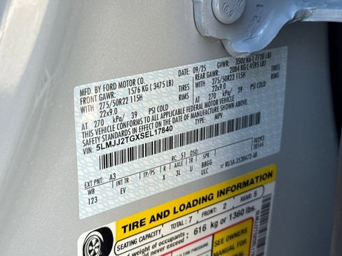 New 2025 Lincoln Navigator Black Label image 23