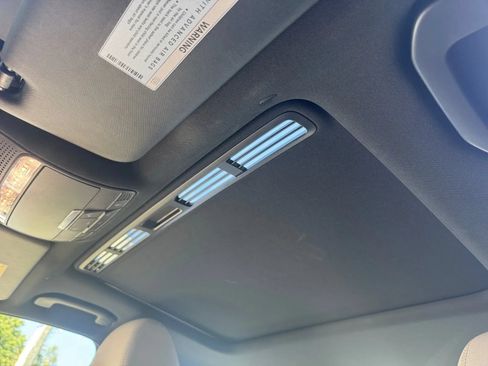 Used 2018 Mercedes-Benz E 300 image 29