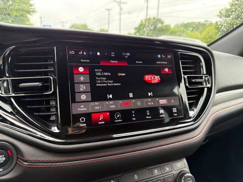Used 2024 Dodge Durango GT RWD image 17