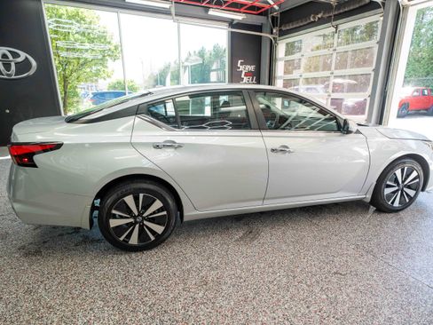 Used 2021 Nissan Altima 2.5 SV AWD/4WD image 4