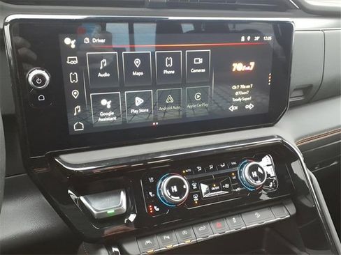 Used 2024 GMC Sierra 1500 AT4 w/ Technology Package image 9