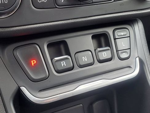 Used 2020 GMC Terrain SLE w/ Driver Convenience Package FWD image 24