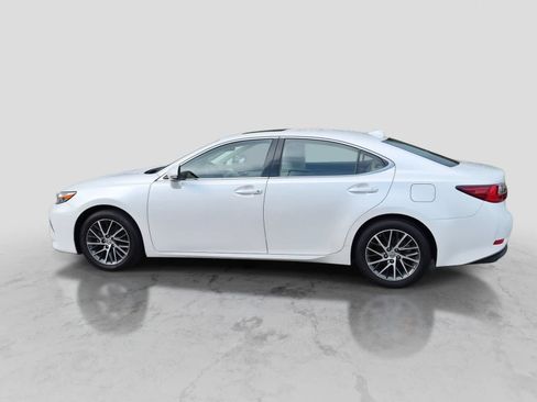 Used 2017 Lexus ES 350 w/ Navigation System Package FWD image 5