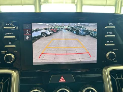 Used 2023 Kia Sorento LX FWD image 29