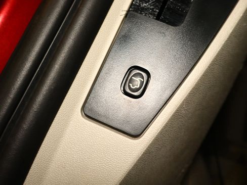 Used 2019 Dodge Grand Caravan SXT image 39