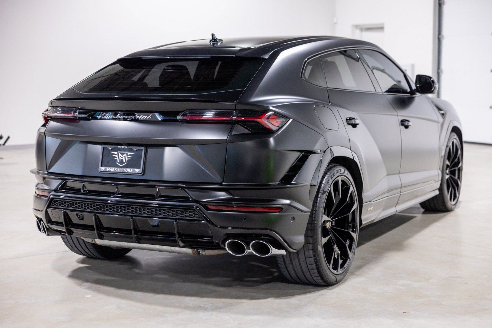 Used 2024 Lamborghini Urus S AWD/4WD image 9