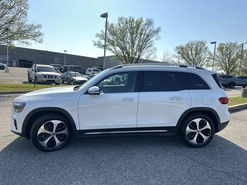 Used 2025 Mercedes-Benz GLB 250 4MATIC image 9