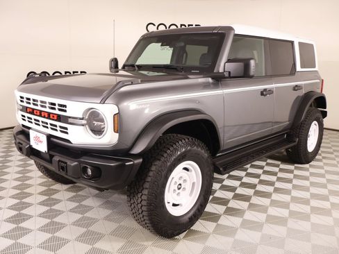 Used 2025 Ford Bronco Heritage Edition AWD/4WD image 12