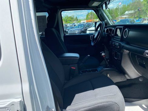 Used 2022 Jeep Gladiator Sport w/ Trailer Tow Package AWD/4WD image 27