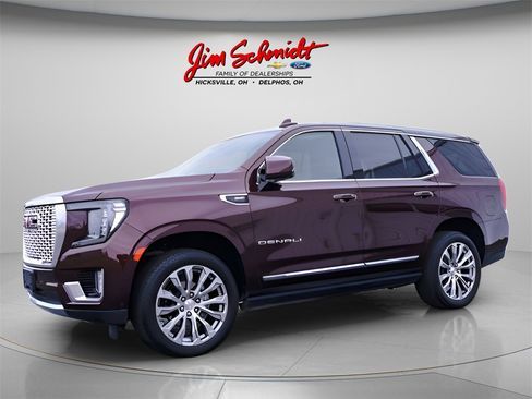 Used 2023 GMC Yukon Denali w/ Denali Reserve Package image 3