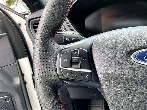 Used 2023 Ford Escape ST-Line Select AWD/4WD image 10