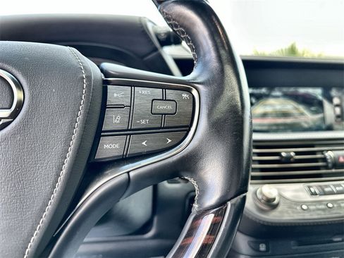 Used 2018 Lexus LS 500 image 32