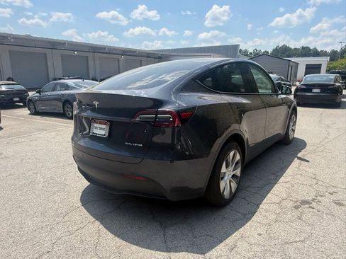Used 2024 Tesla Model Y Long Range AWD/4WD image 7