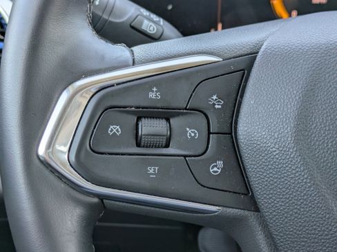 Used 2025 Chevrolet Trax LT w/ LT Convenience Package FWD image 22