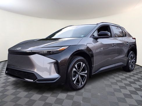 Certified 2025 Toyota bZ4X FWD image 3