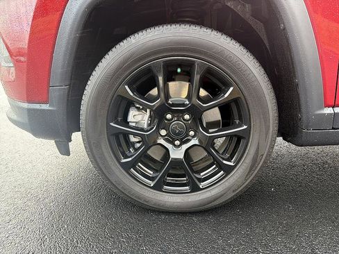 Used 2025 Jeep Compass Latitude w/ Altitude Special Edition image 8