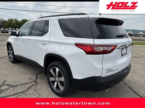 Certified 2021 Chevrolet Traverse LT w/ LT Premium Package AWD/4WD image 4