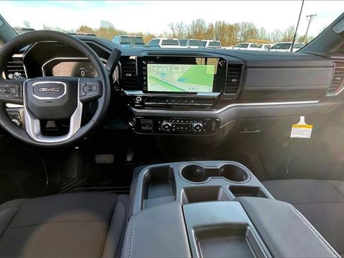 New 2026 GMC Sierra 2500 SLE w/ Preferred Package image 5