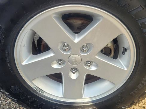 Used 2015 Jeep Wrangler Sport w/ Quick Order Package 24S image 32