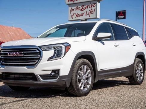 Used 2024 GMC Terrain SLT AWD/4WD image 1