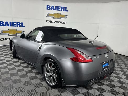 Used 2014 Nissan 370Z Touring w/ Sport Package RWD image 3