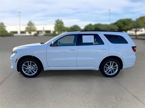 Used 2023 Dodge Durango GT image 3
