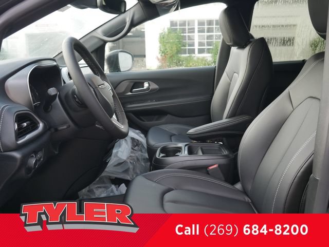 New 2027 Chrysler Pacifica Select FWD image 36