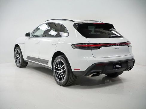 Used 2025 Porsche Macan AWD/4WD image 3