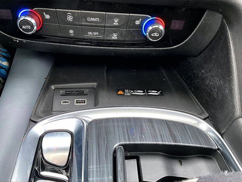 Used 2022 Buick Enclave Essence w/ Experience Buick Package image 33