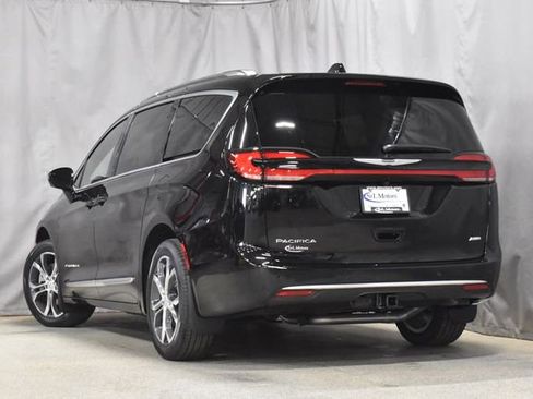 New 2026 Chrysler Pacifica Pinnacle w/ Trailer Tow Group image 2