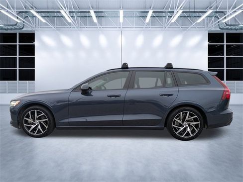 Used 2020 Volvo V60 T5 Momentum image 7