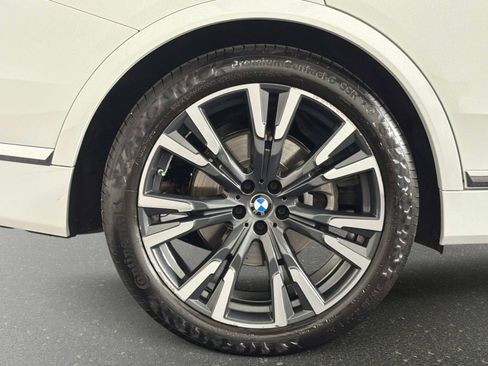Used 2024 BMW X7 xDrive40i w/ Premium Package AWD/4WD image 17