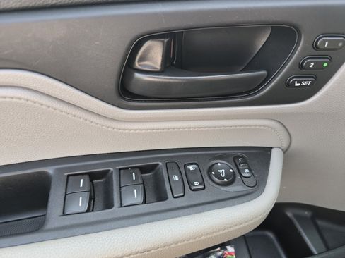 Used 2019 Honda Odyssey EX-L image 16