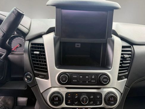 Used 2017 GMC Yukon XL SLT w/ Premium Edition AWD/4WD image 24