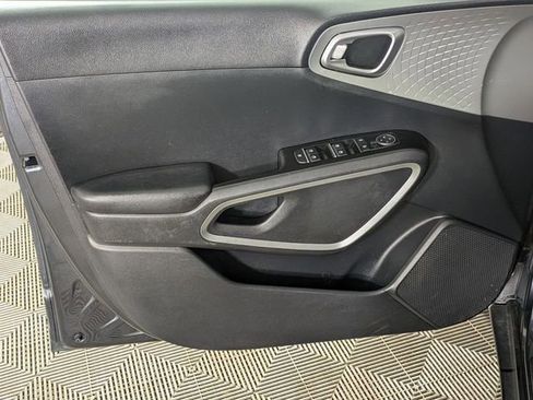 Used 2022 Kia Soul LX w/ Technology Package image 13