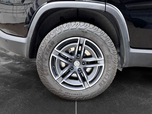 Used 2025 Rivian R1S Adventure AWD/4WD image 37