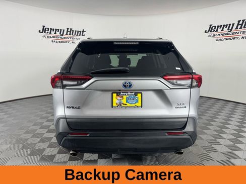 Used 2022 Toyota RAV4 XLE w/ Convenience Package image 8