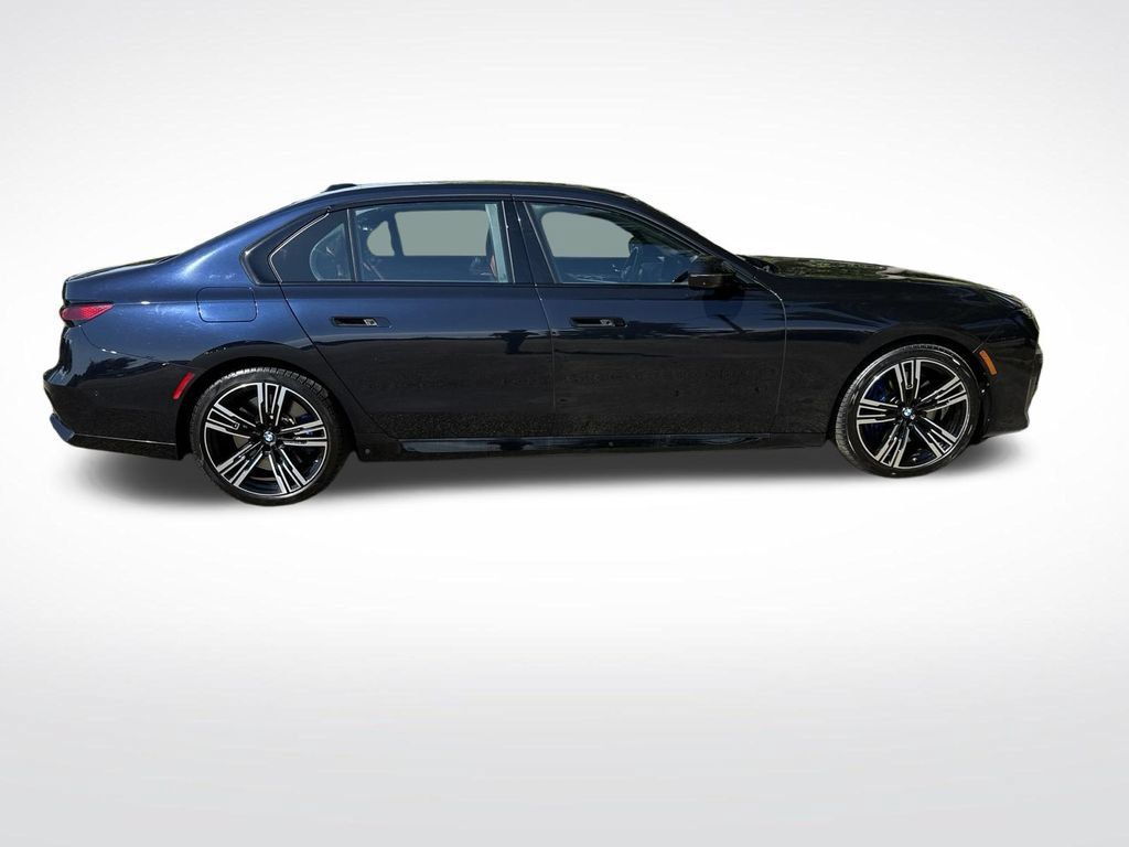 Used 2024 BMW 760i xDrive w/ Executive Package AWD/4WD image 8