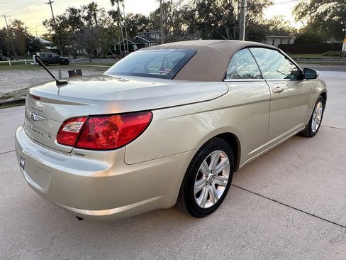 Used 2010 Chrysler Sebring Touring w/ Special Touring Group image 20