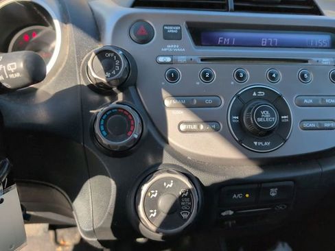 Used 2011 Honda Fit Sport image 7