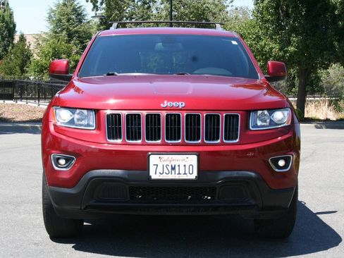 Used 2014 Jeep Grand Cherokee Laredo w/ Quick Order Package 23E AWD/4WD image 3