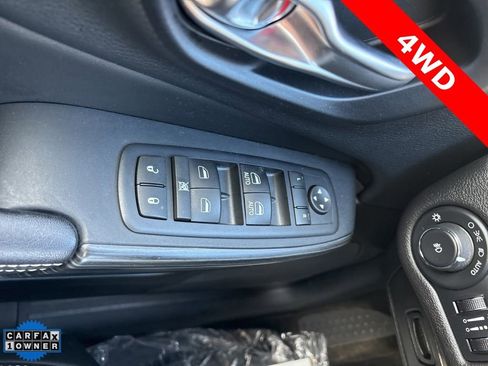 Used 2016 Jeep Cherokee Limited image 13