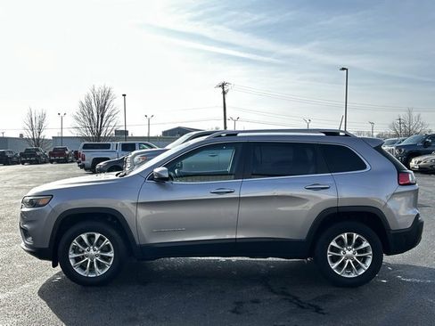 Used 2019 Jeep Cherokee Latitude w/ Cold Weather Group image 4