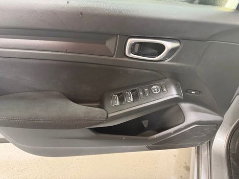 Used 2024 Honda Civic LX image 9