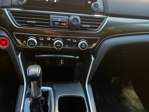 Used 2018 Honda Accord Sport image 11