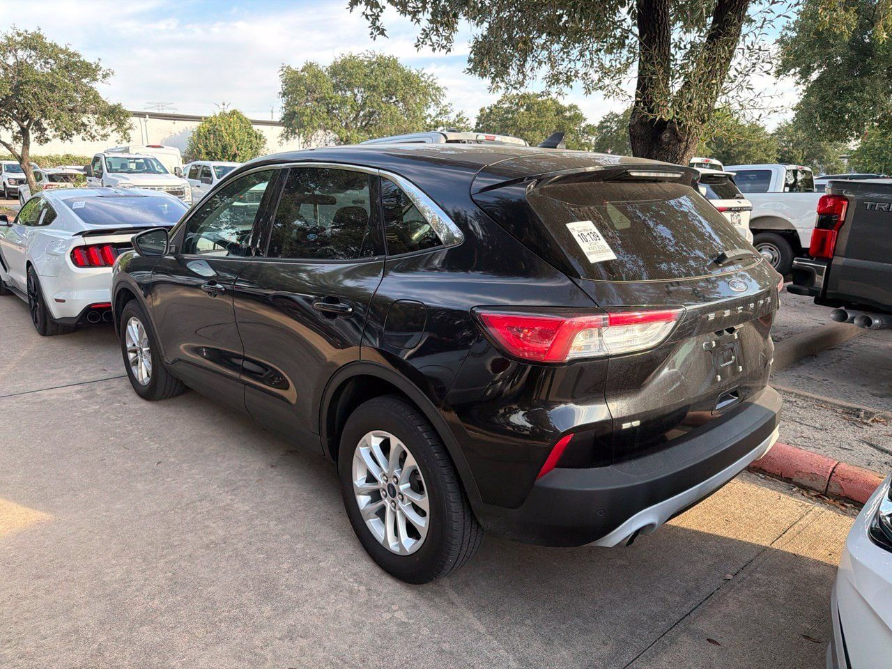 Used 2021 Ford Escape SE AWD/4WD image 2