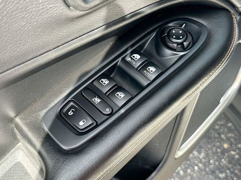 Used 2021 Jeep Compass Latitude w/ Sun and Sound Group image 18