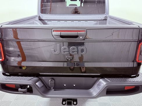 Used 2023 Jeep Gladiator Sport S AWD/4WD image 4